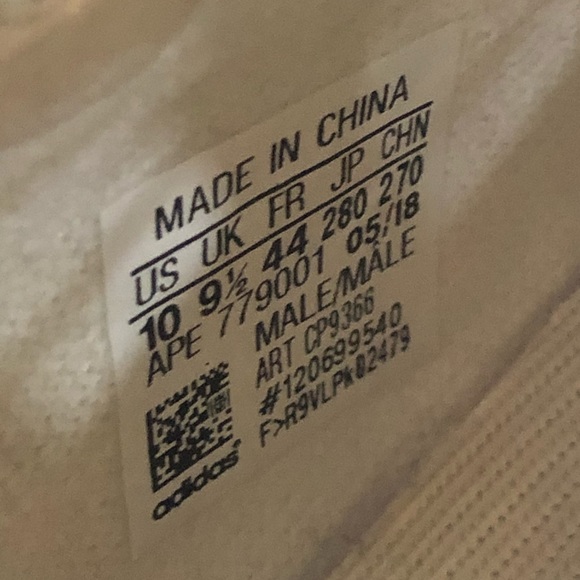 Adidas Yeezy boost 350 triple white sneakers. - Picture 5 of 5